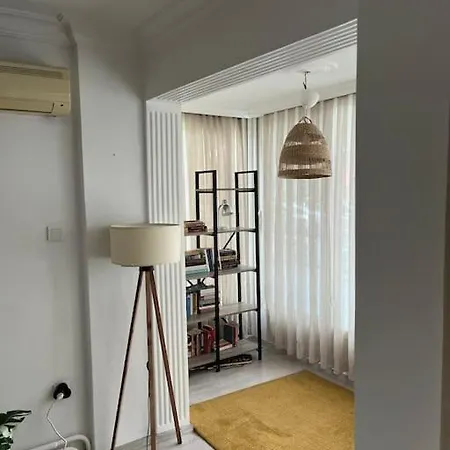 250 M Walking Distance To Metro Appartamento